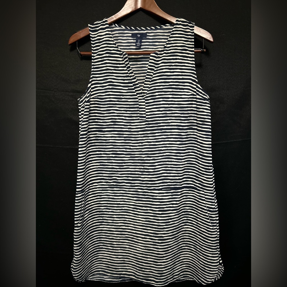 Gap Navy Stripe Dress Lightweight Sleeveless Drop Waist Front Pockets Size Small